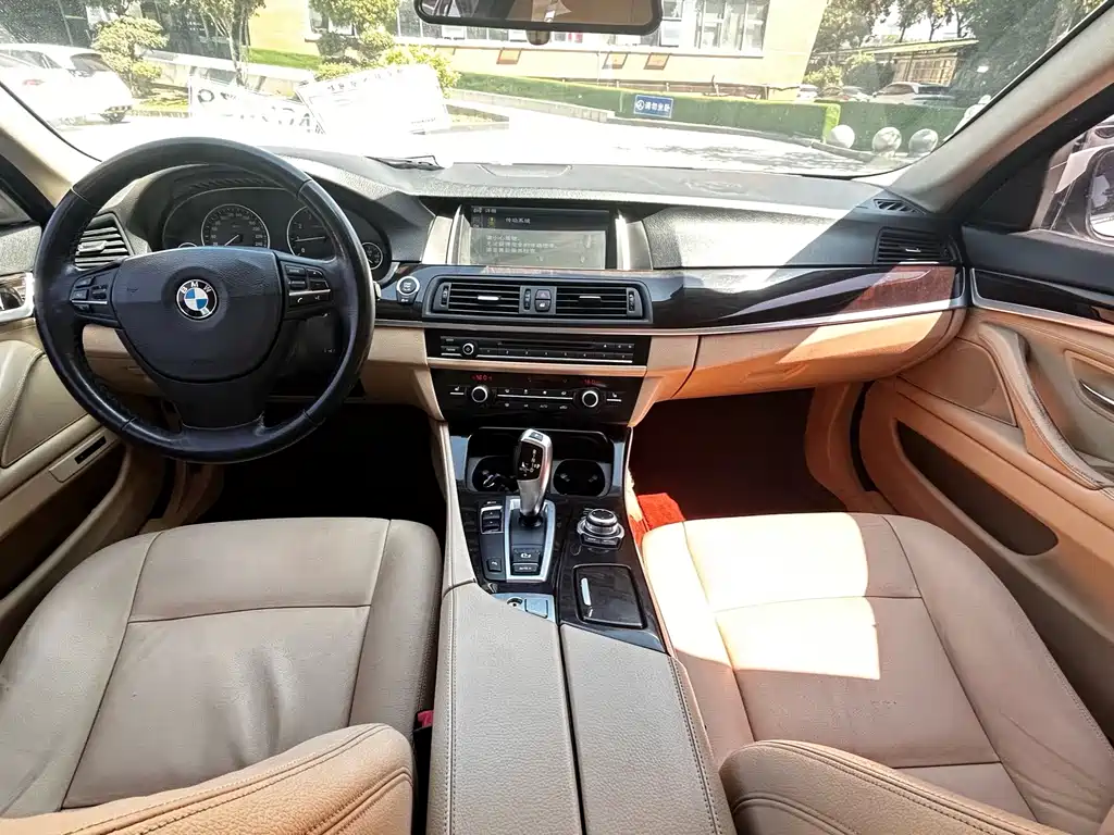 BMW 5 Series — миниатюра 22