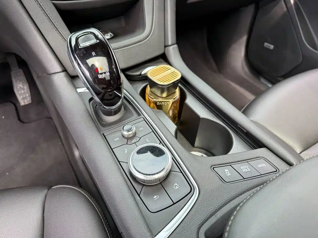 Cadillac XT5 — миниатюра 9