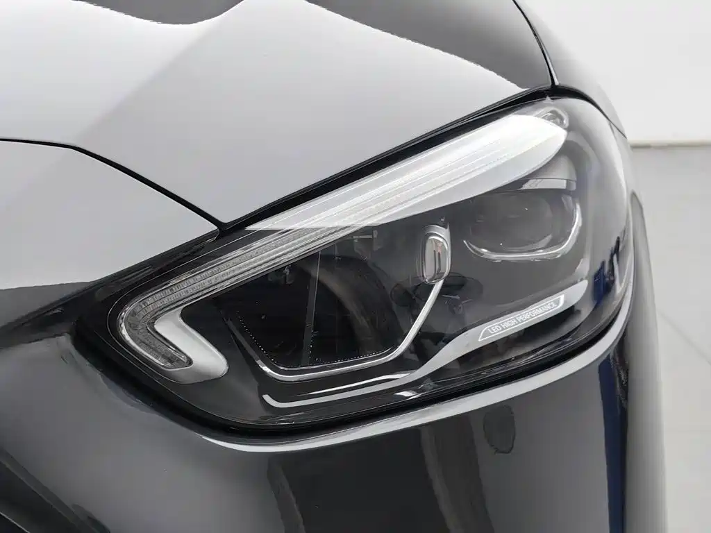 Mercedes-Benz C-Class — миниатюра 7