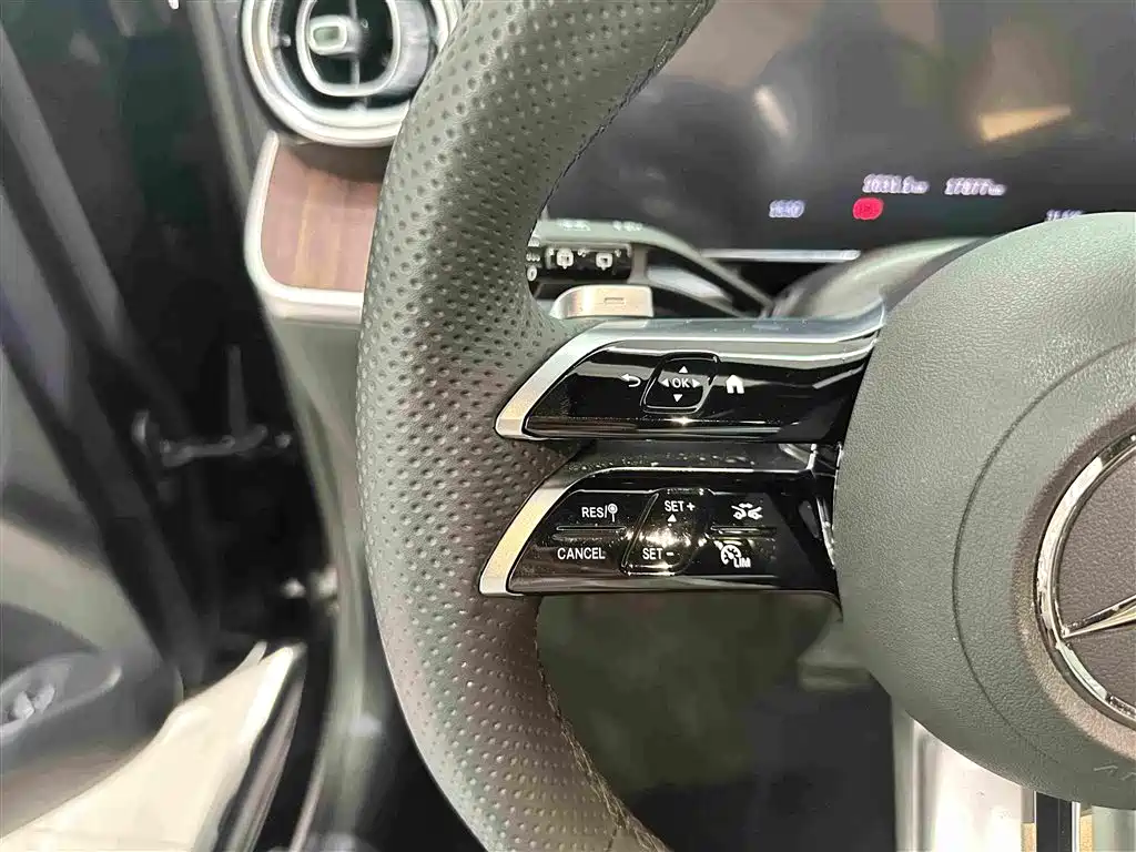 Mercedes-Benz GLC — миниатюра 9