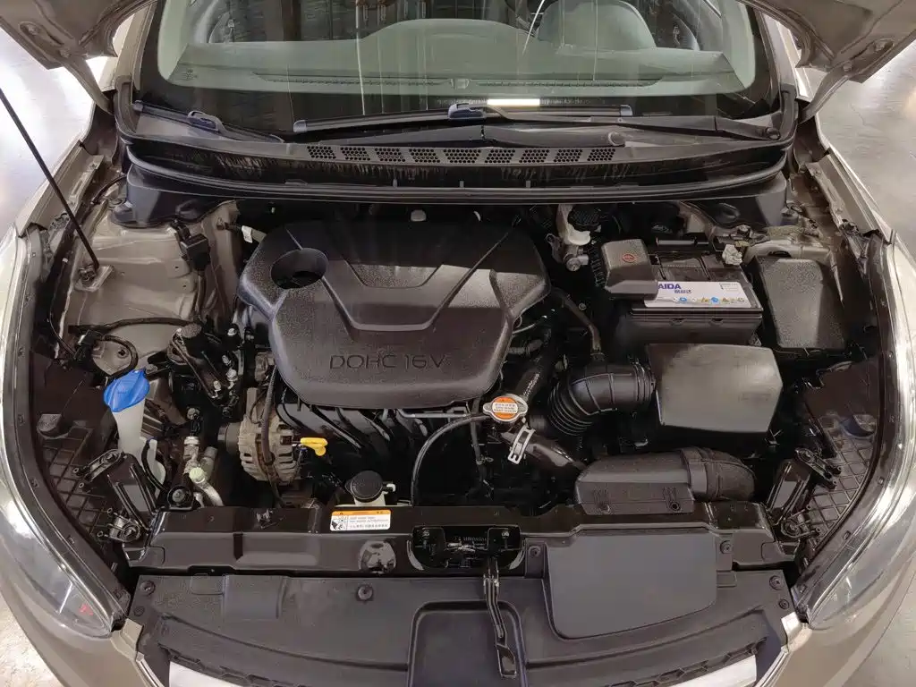 Hyundai Elantra Langdong — миниатюра 6