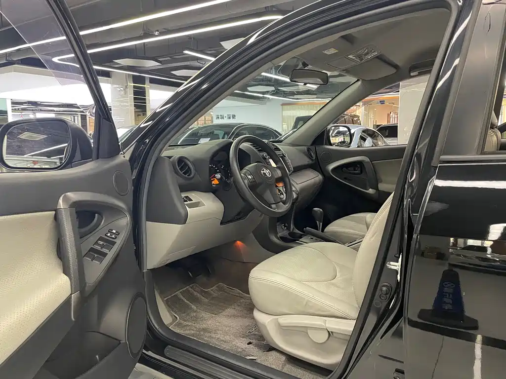 Toyota RAV4 2009 2.0L AT