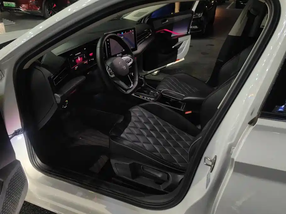 Volkswagen Sagitar — миниатюра 9