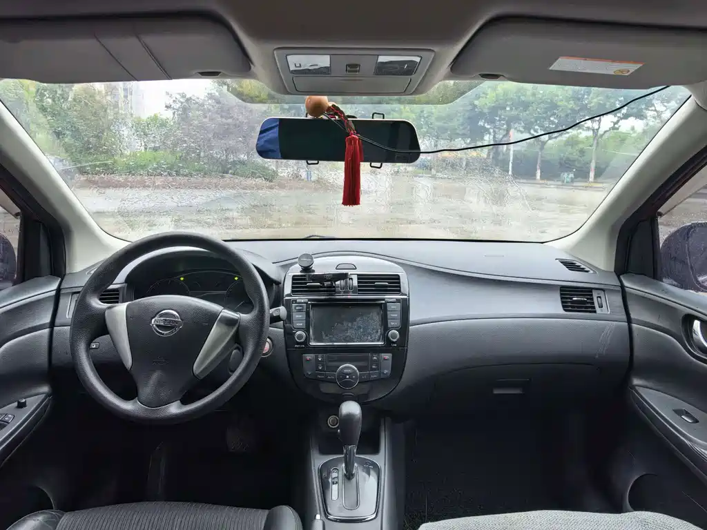 Nissan Tiida — миниатюра 5