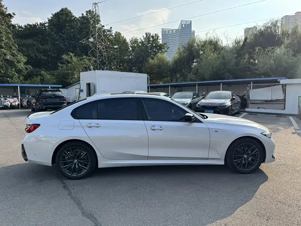 BMW 3 Series — миниатюра 8