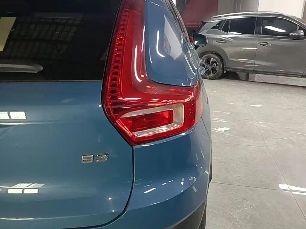 Volvo XC40 — миниатюра 8