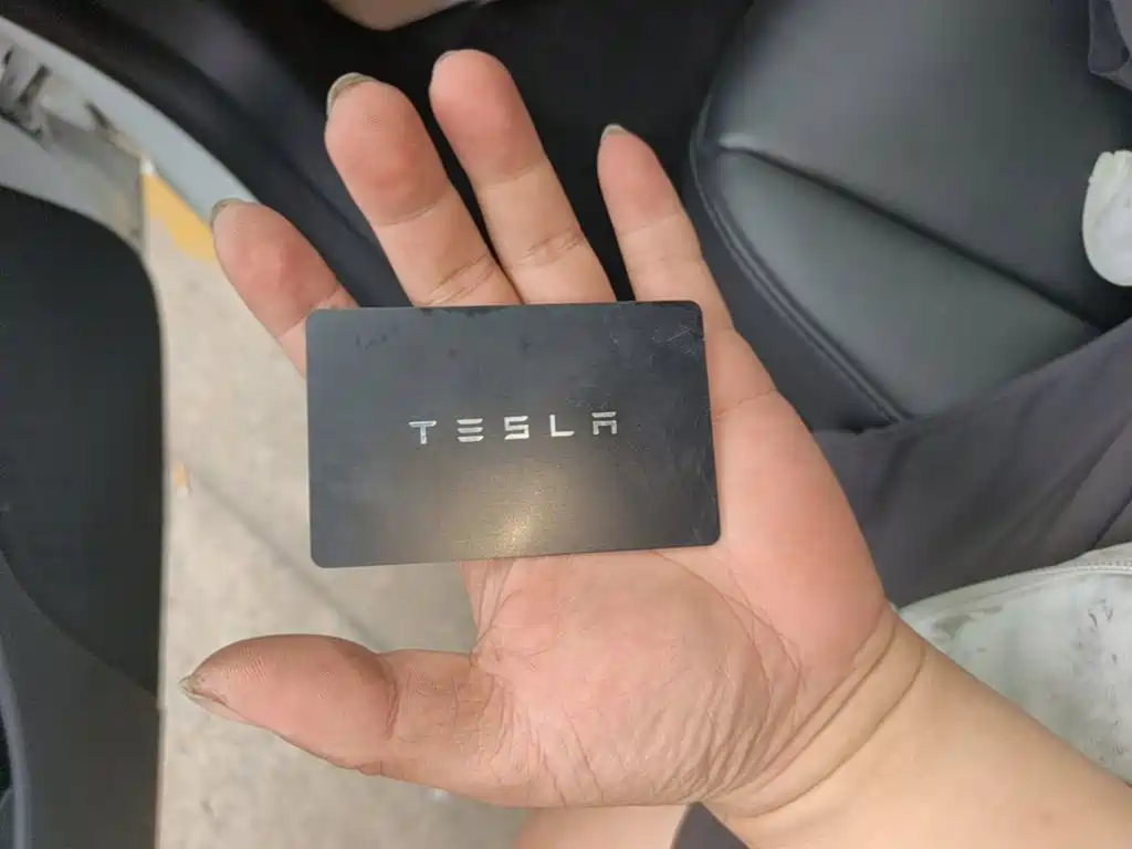 Tesla Model 3 — миниатюра 9