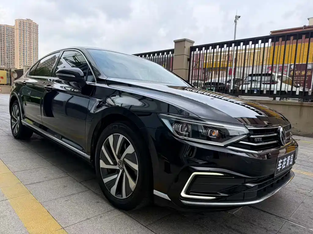 Volkswagen Magotan PHEV — миниатюра 3