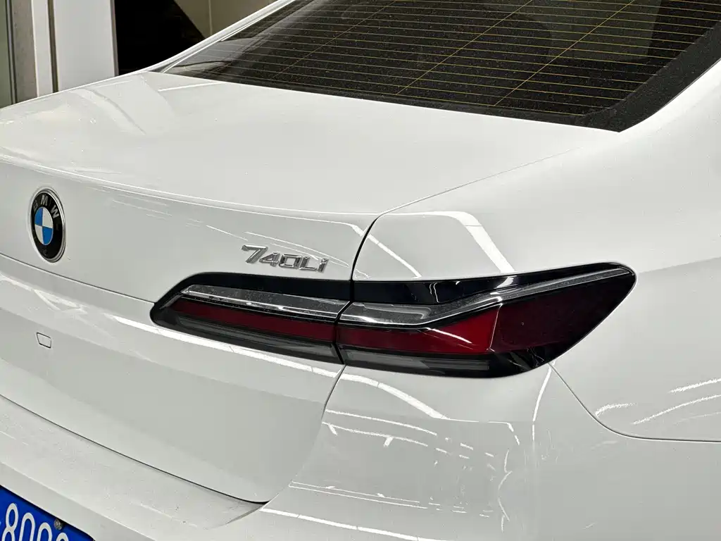BMW 7 Series — миниатюра 24
