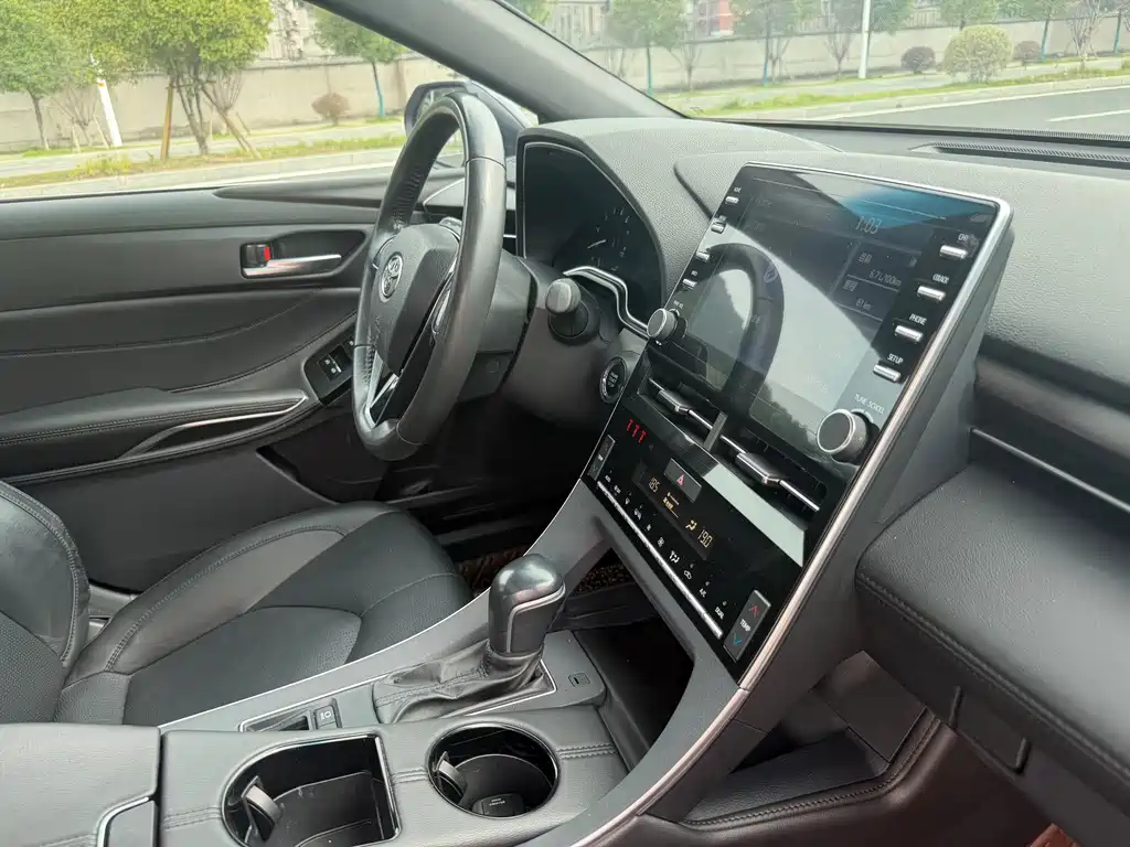 Toyota Avalon — миниатюра 13