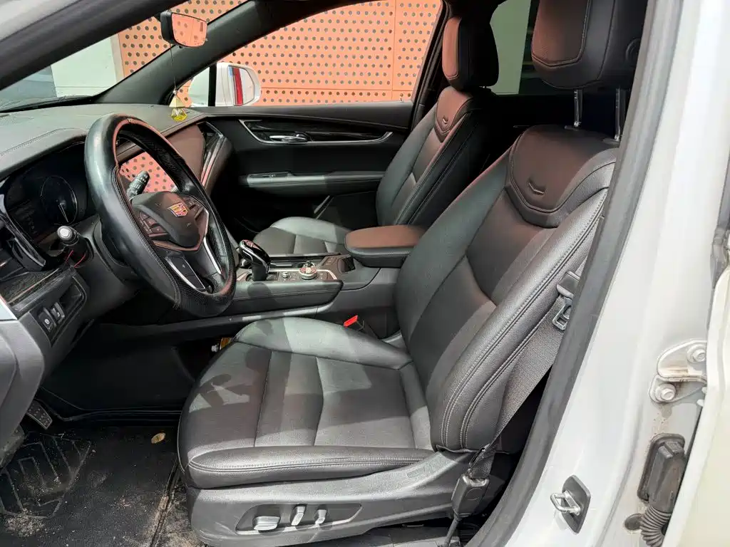 Cadillac XT5 — миниатюра 8