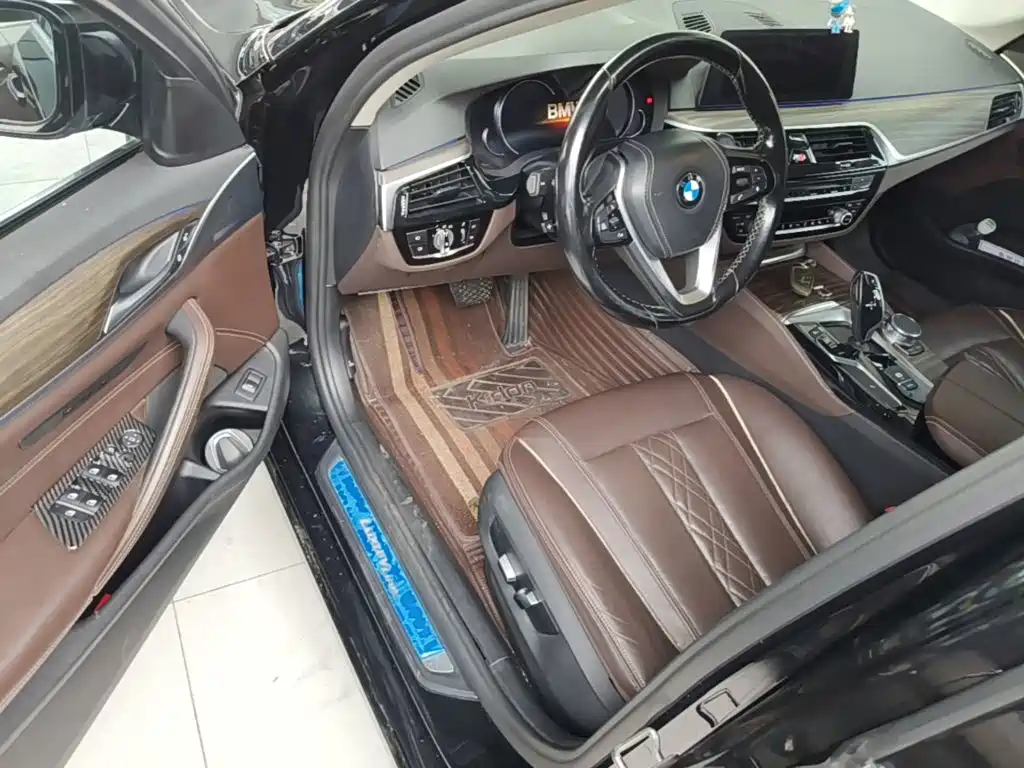 BMW 5 Series — миниатюра 16