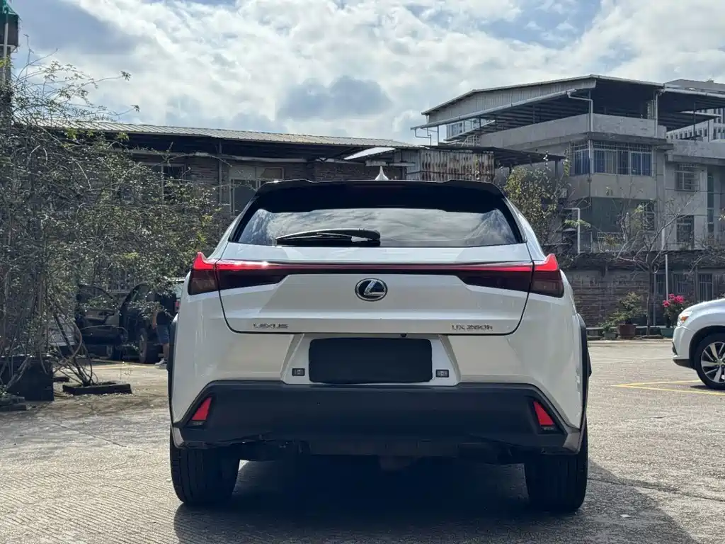 Lexus UX — миниатюра 8
