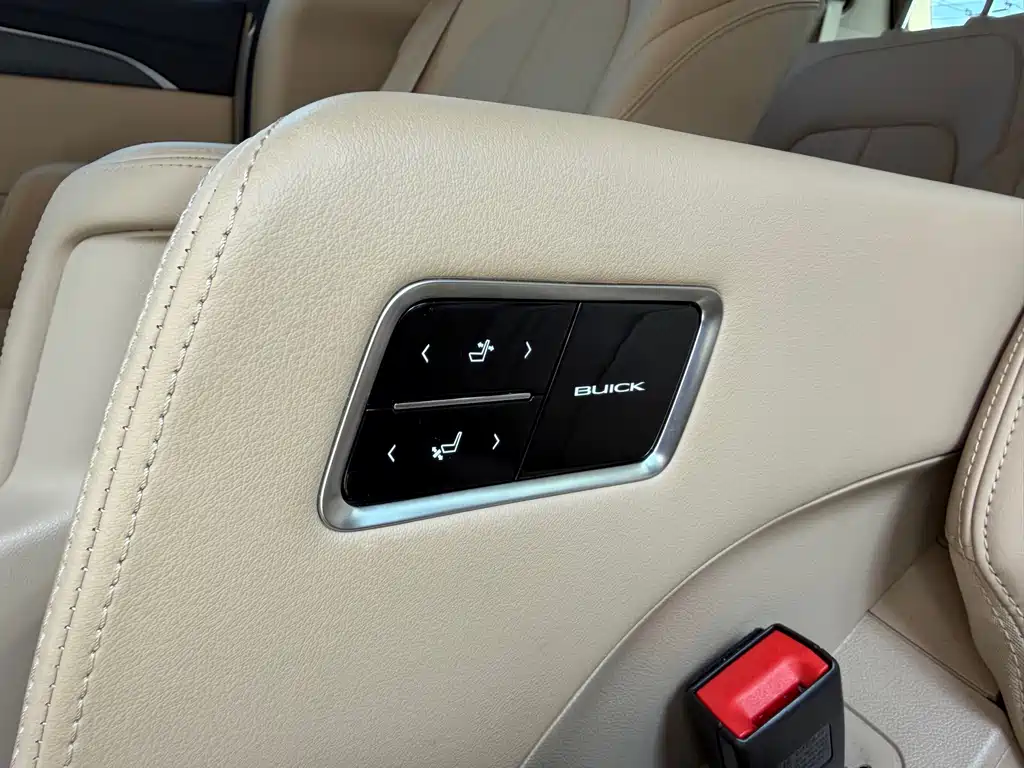 Buick GL8 Hybrid — миниатюра 8