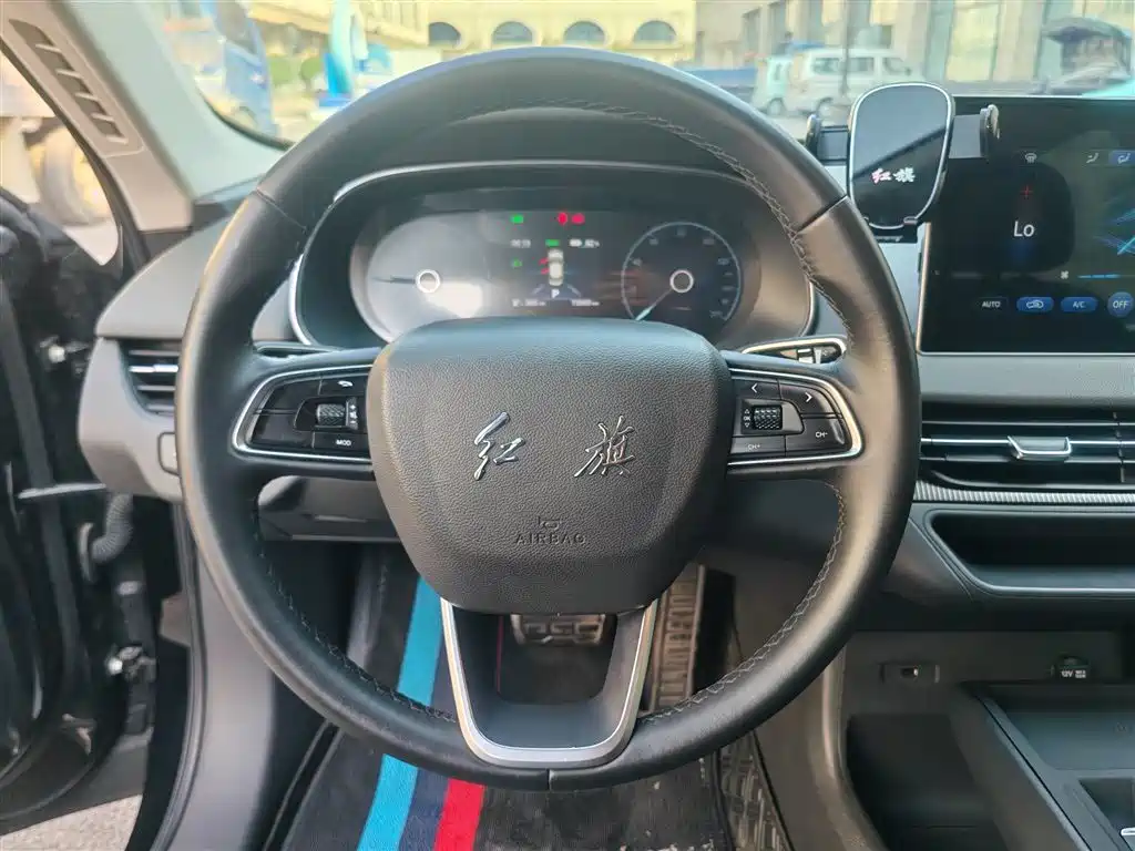 Hongqi Hongqi E-QM5 — миниатюра 14