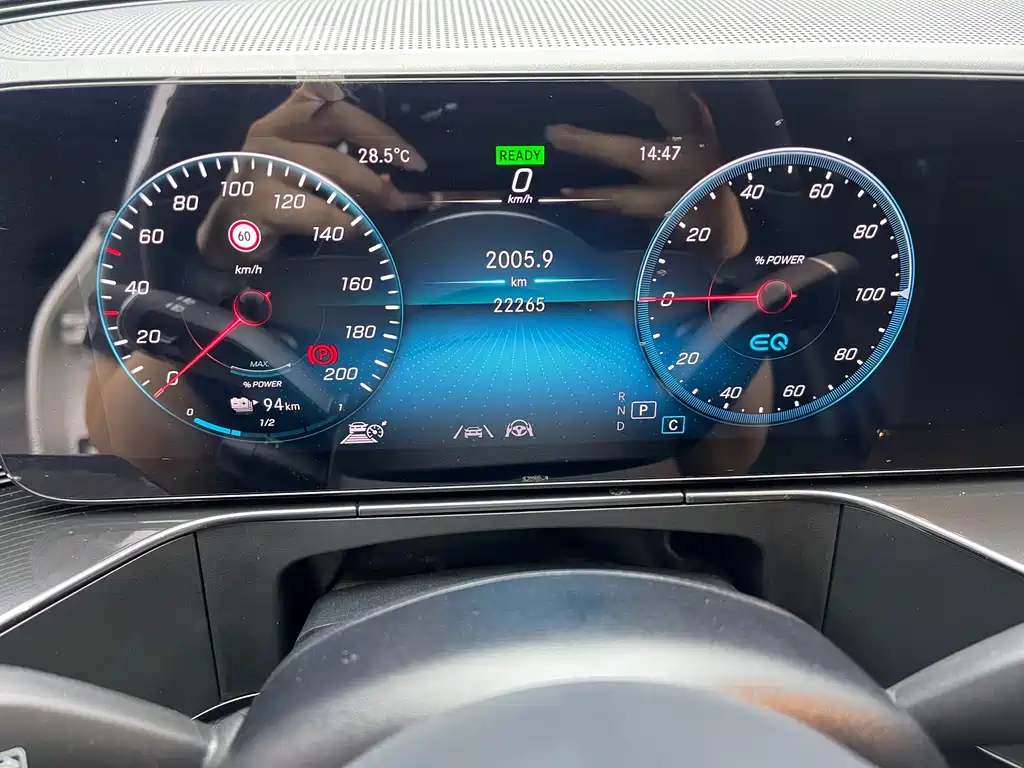 Mercedes-Benz EQC — миниатюра 11