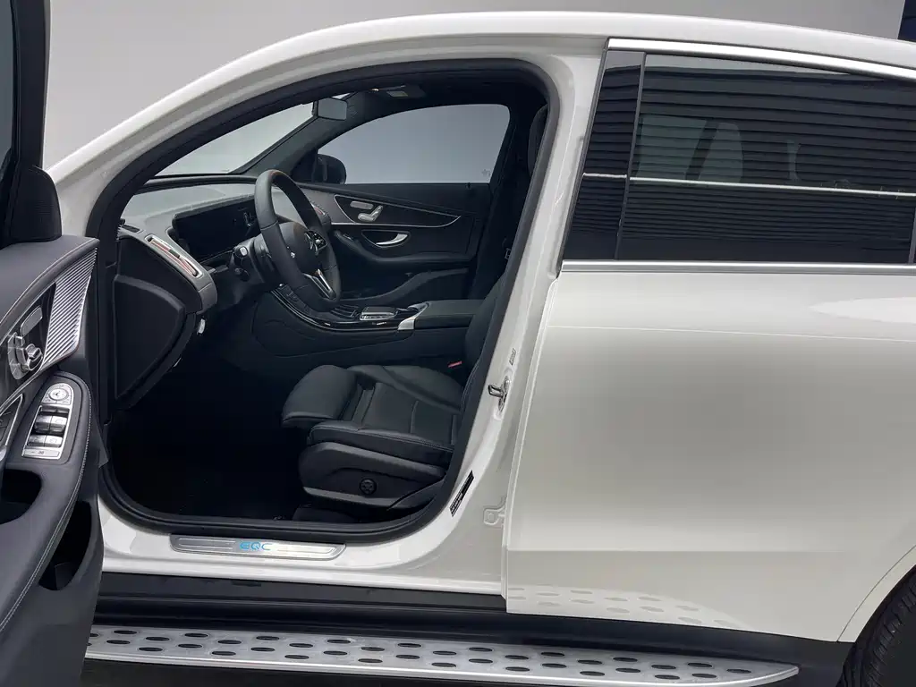 Mercedes-Benz EQC — миниатюра 16