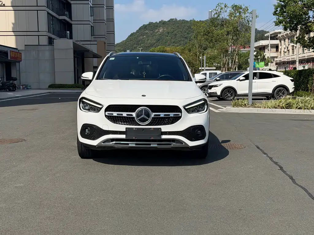 Mercedes-Benz GLA — миниатюра 2