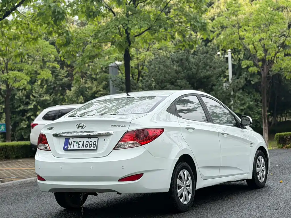 Hyundai Verna — миниатюра 6