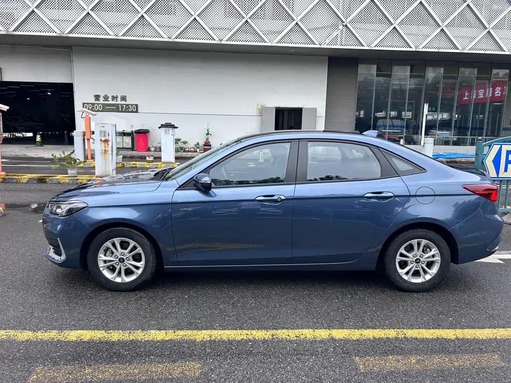 Ford Escort — миниатюра 3