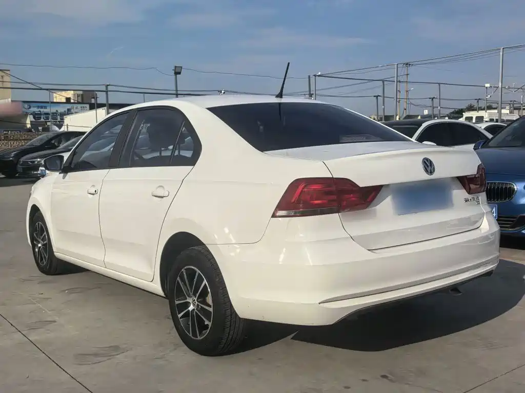 Volkswagen Santana — миниатюра 5
