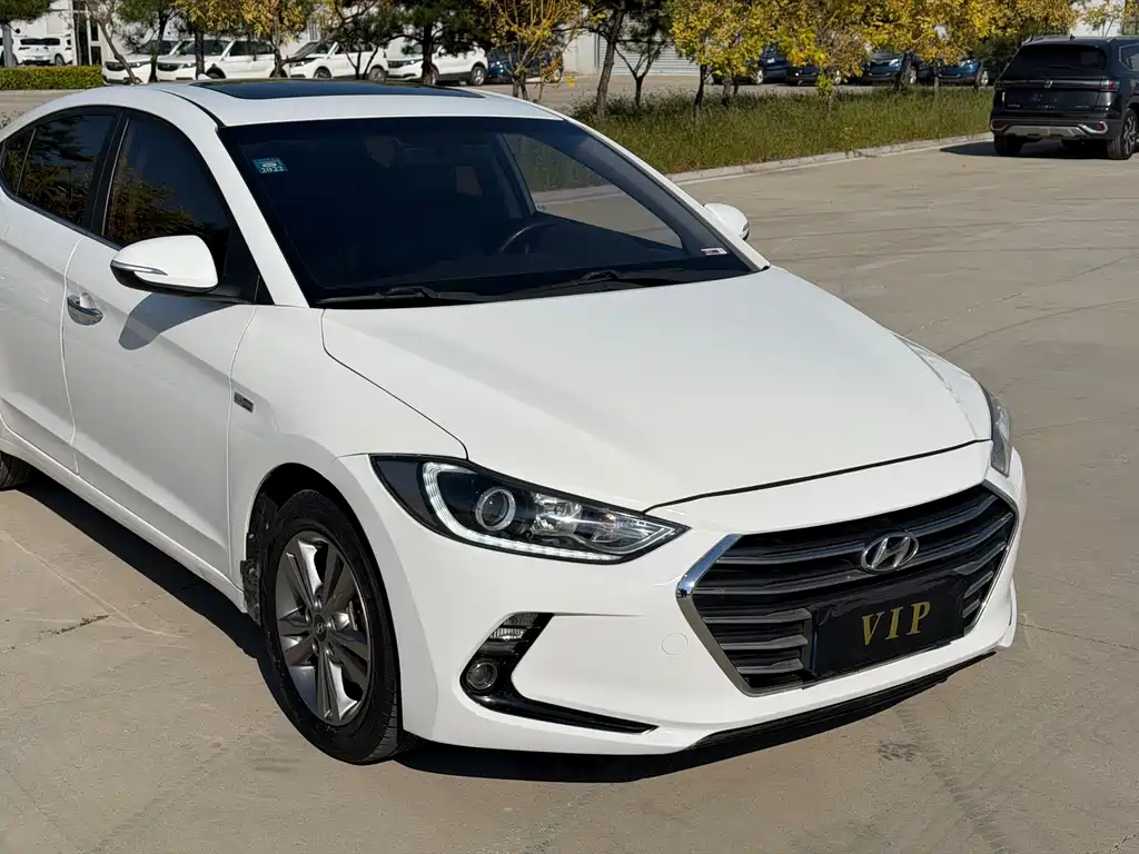 Hyundai Elantra — миниатюра 4