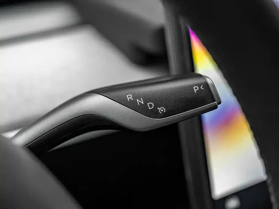 Tesla Model Y — миниатюра 11