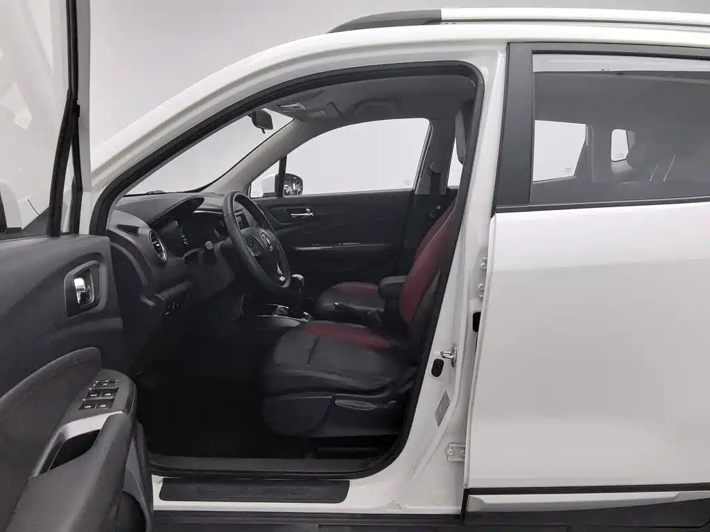 Changan CS15 — миниатюра 10