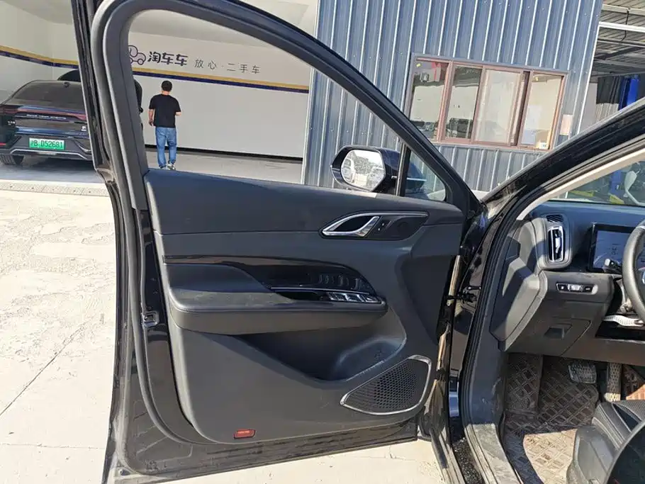 Hongqi Hongqi HS3 PHEV — миниатюра 7