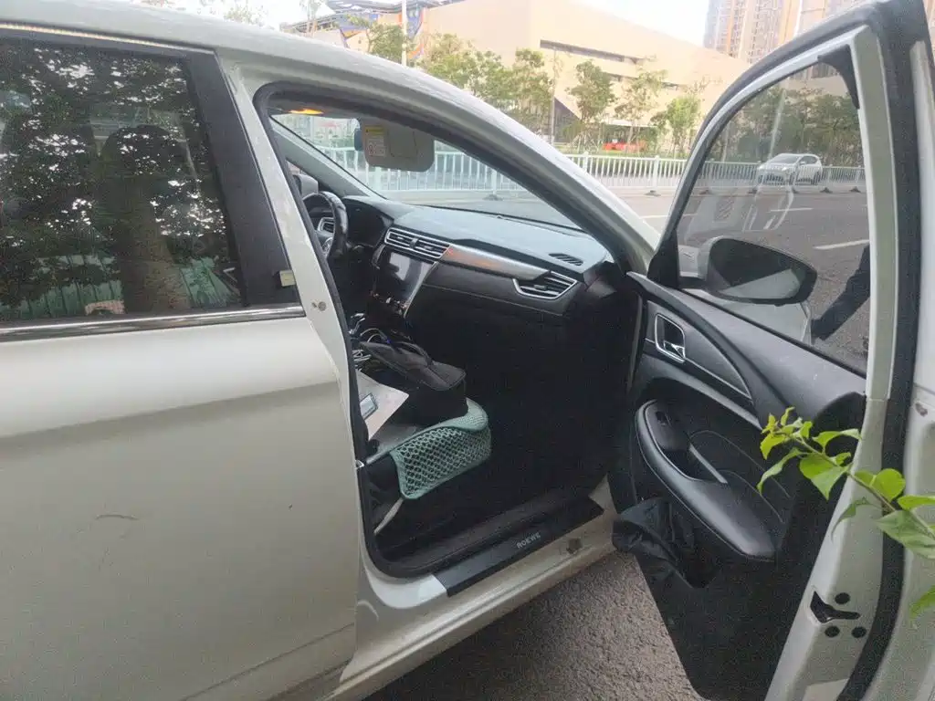 Roewe i5 — миниатюра 18