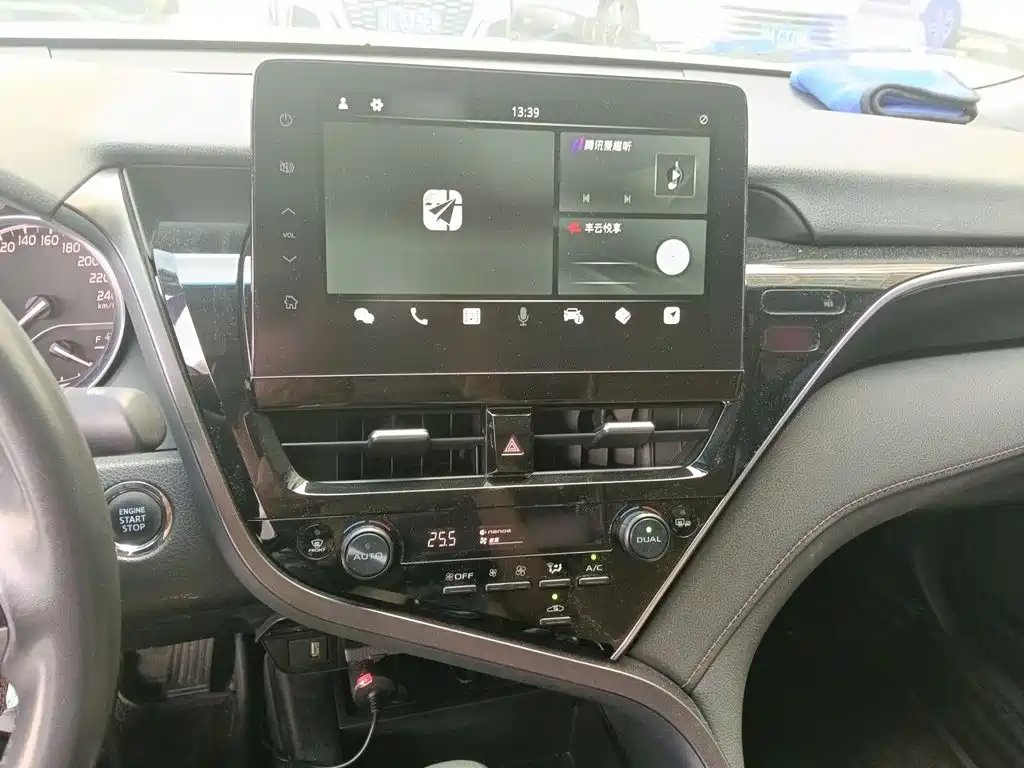 Toyota Camry — миниатюра 6