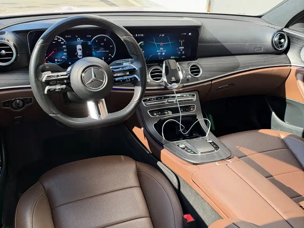 Mercedes-Benz E-Class — миниатюра 7