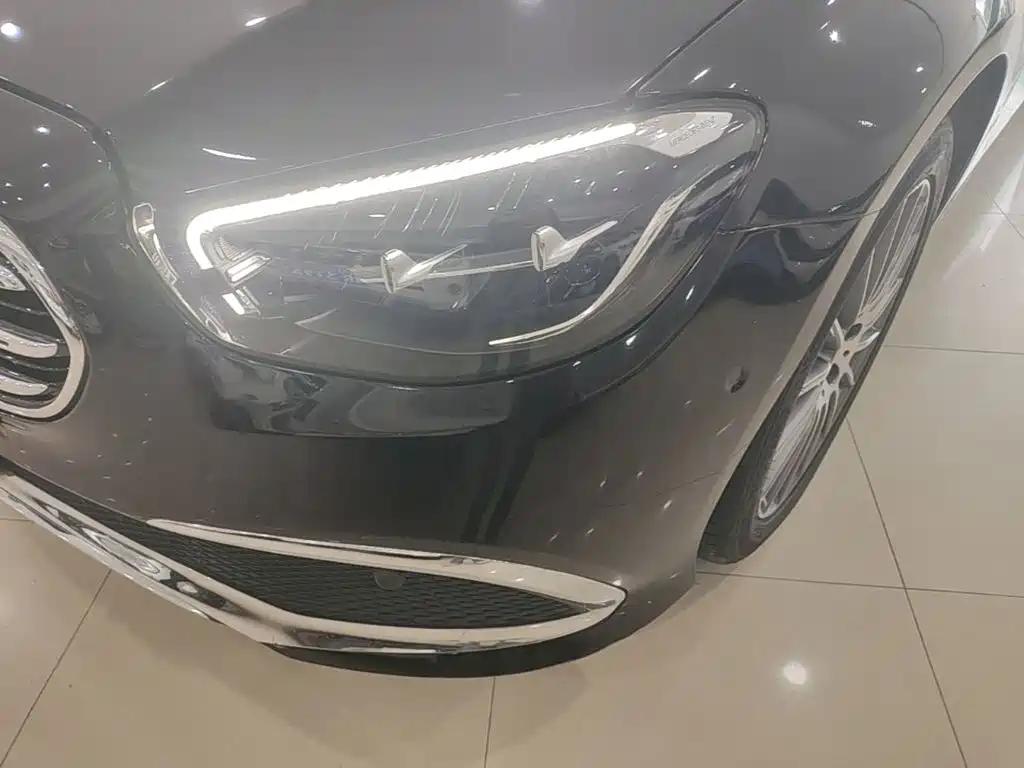Mercedes-Benz E-Class — миниатюра 24