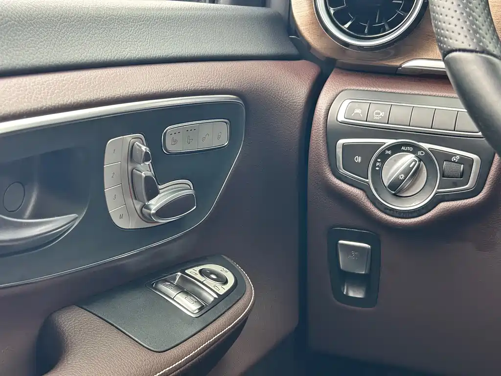 MERCEDES-BENZ V CLASS