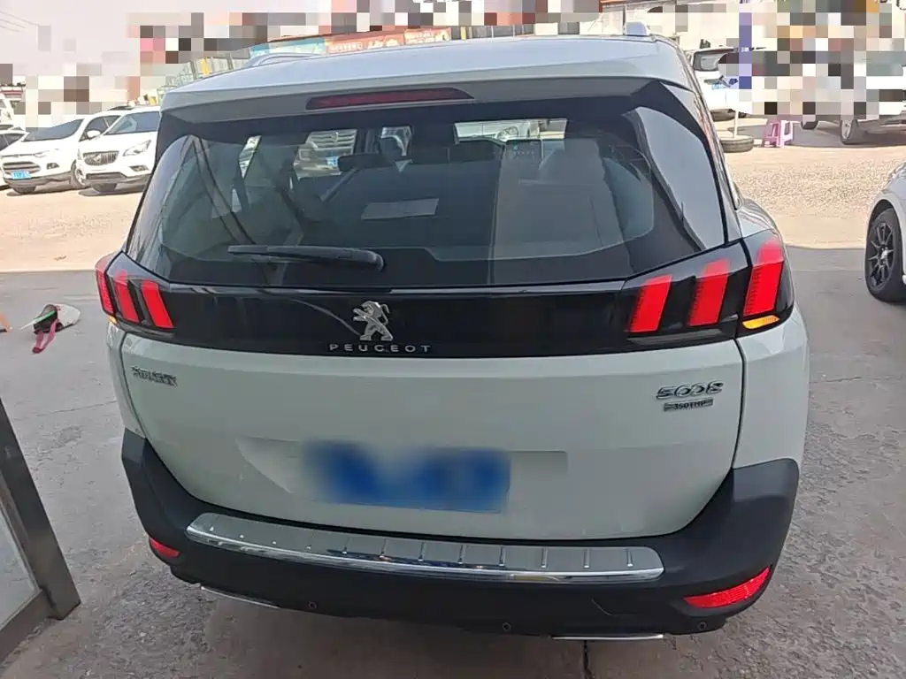 Peugeot 5008 — миниатюра 6