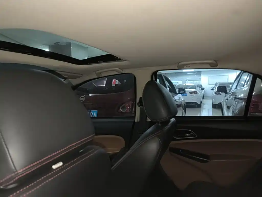 Geely King Kong — миниатюра 18