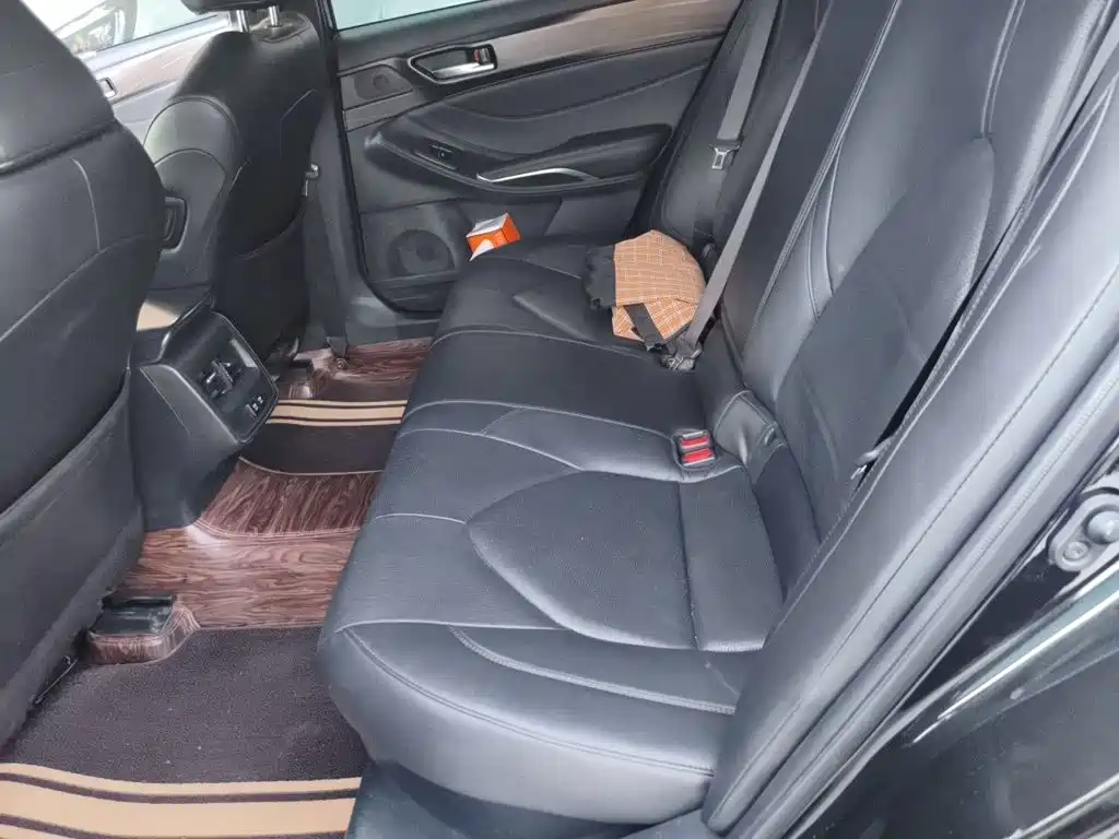 Toyota Avalon — миниатюра 18