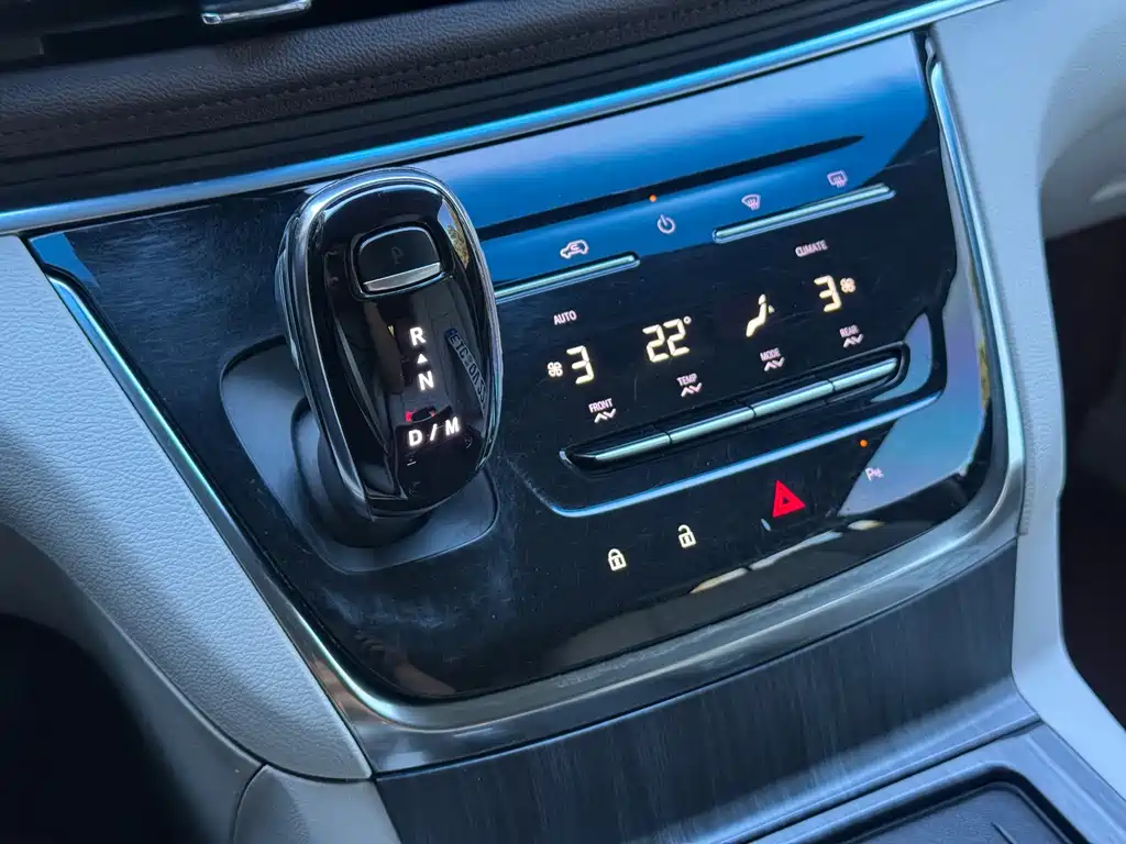 Buick GL8 — миниатюра 8