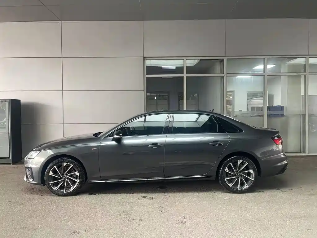 Audi A4L 2023 40 TFSI Luxury