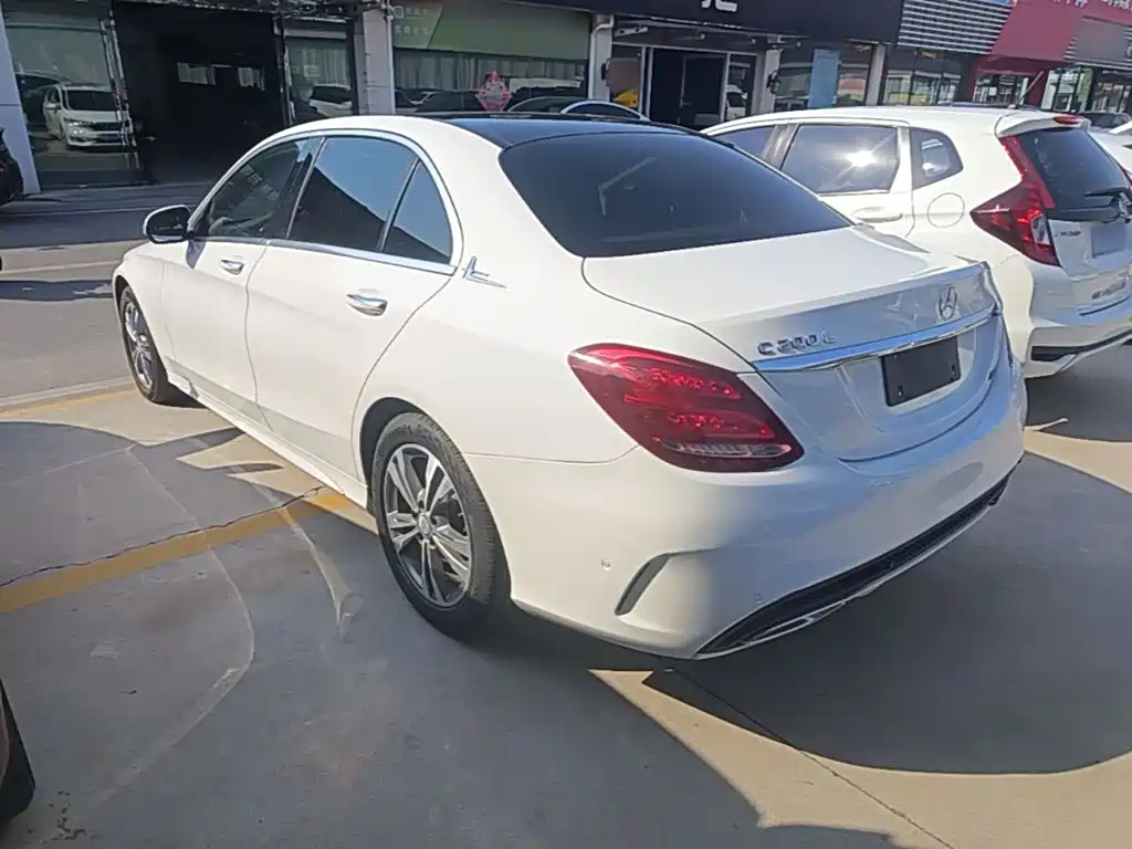 Mercedes-Benz C-Class — миниатюра 5