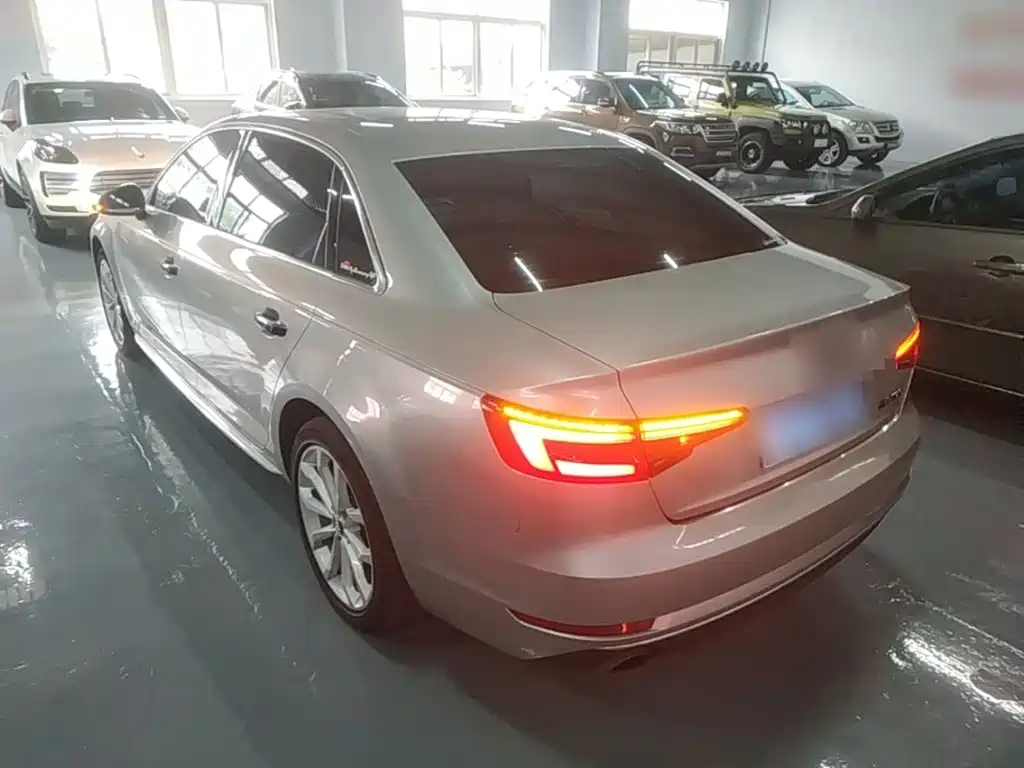 Audi A4L — миниатюра 5