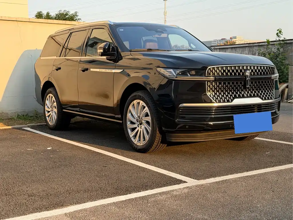 Lincoln Navigator — миниатюра 3