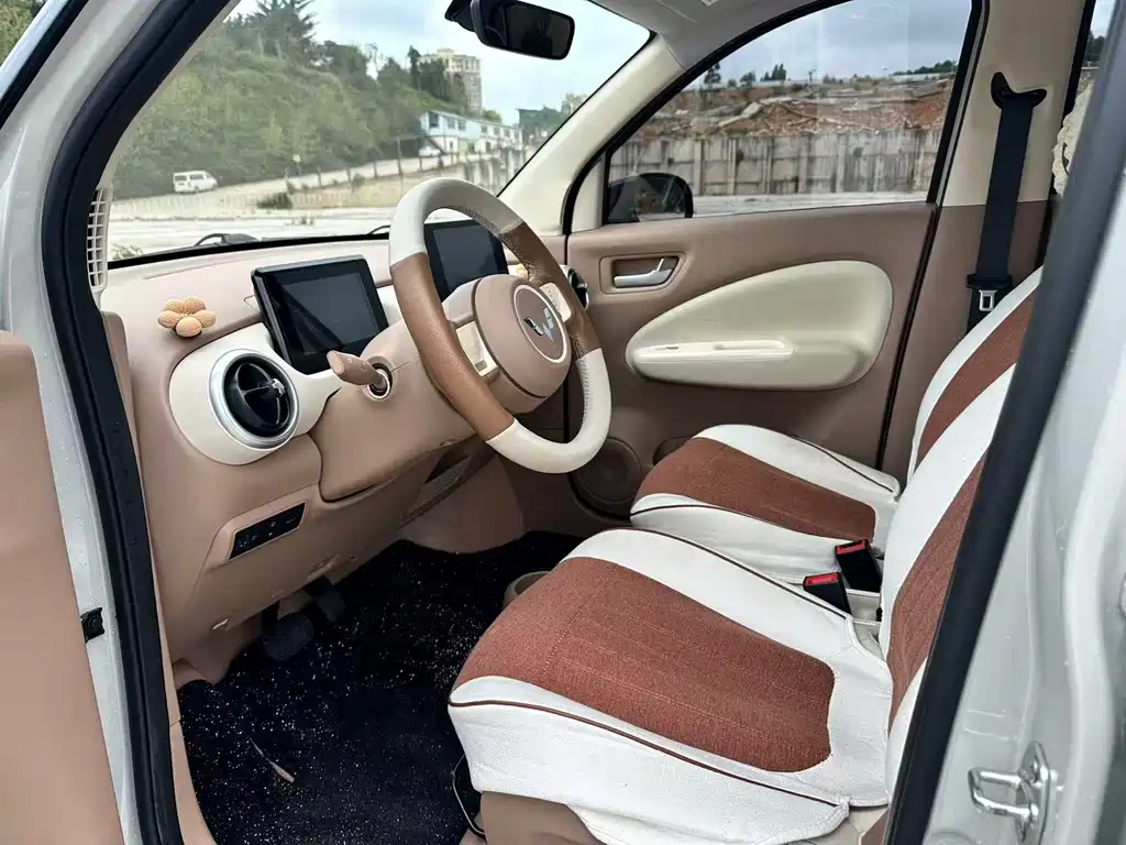 Wuling MINIEV — миниатюра 4