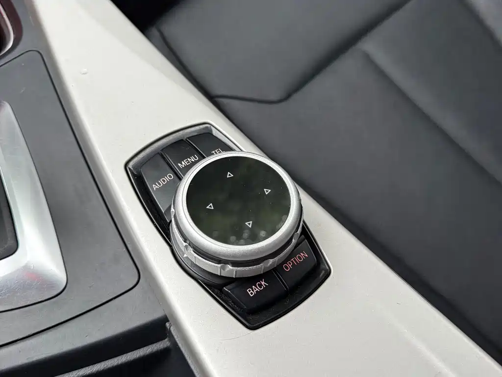 BMW 3 Series — миниатюра 11