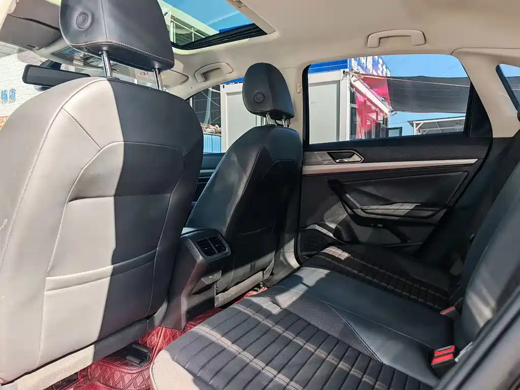Volkswagen Lavida — миниатюра 9