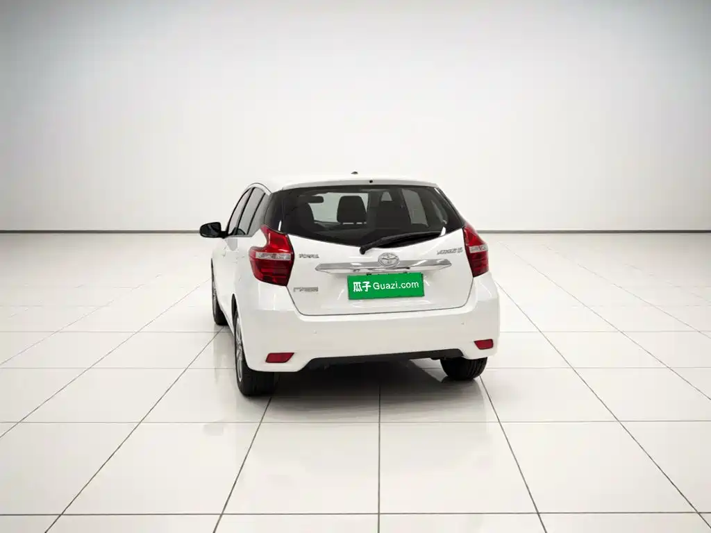 Toyota Yaris L — миниатюра 3
