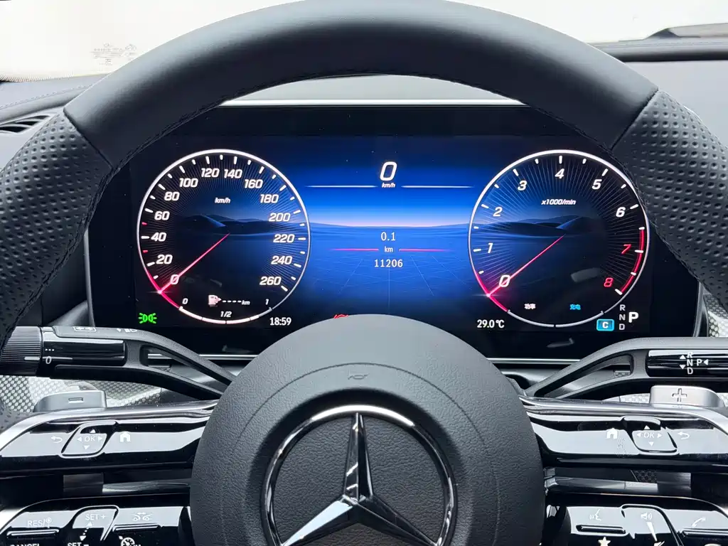 Mercedes-Benz C-Class — миниатюра 7