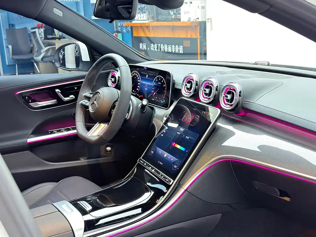 Mercedes-Benz C-Class — миниатюра 13