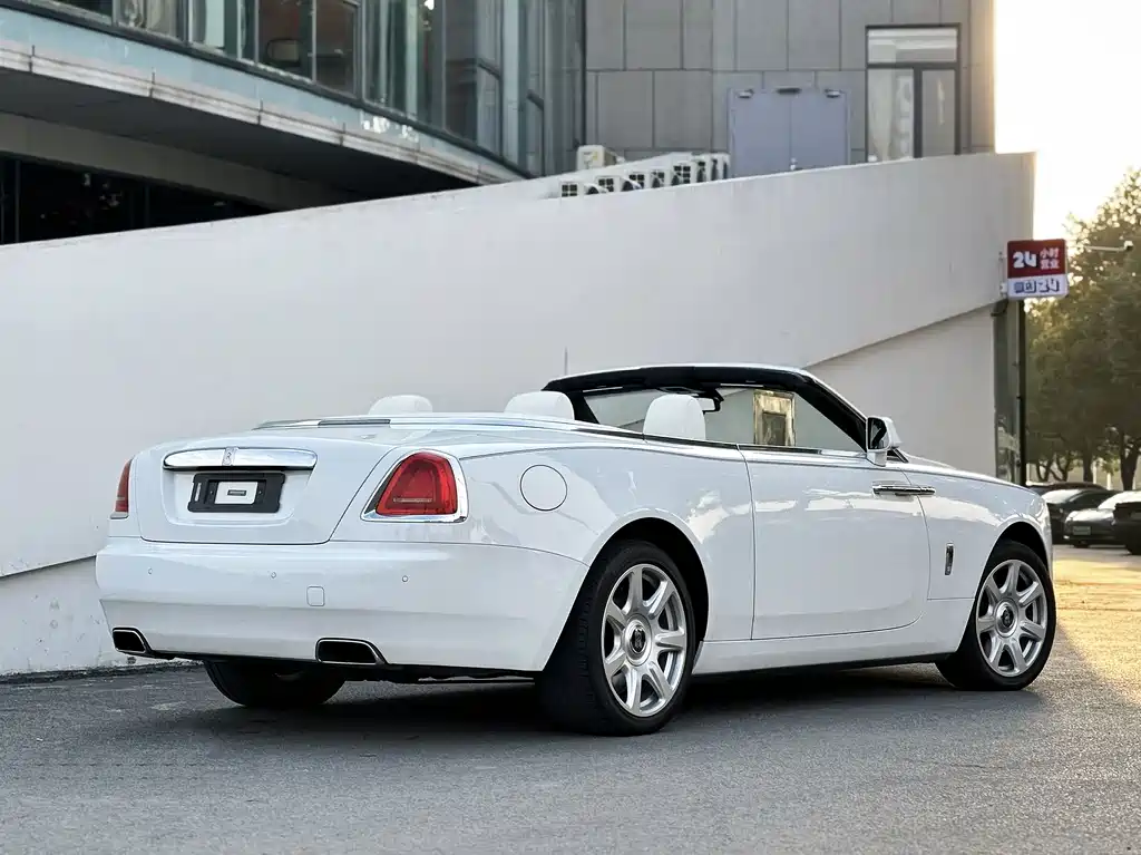 Rolls-Royce Dawn — миниатюра 6