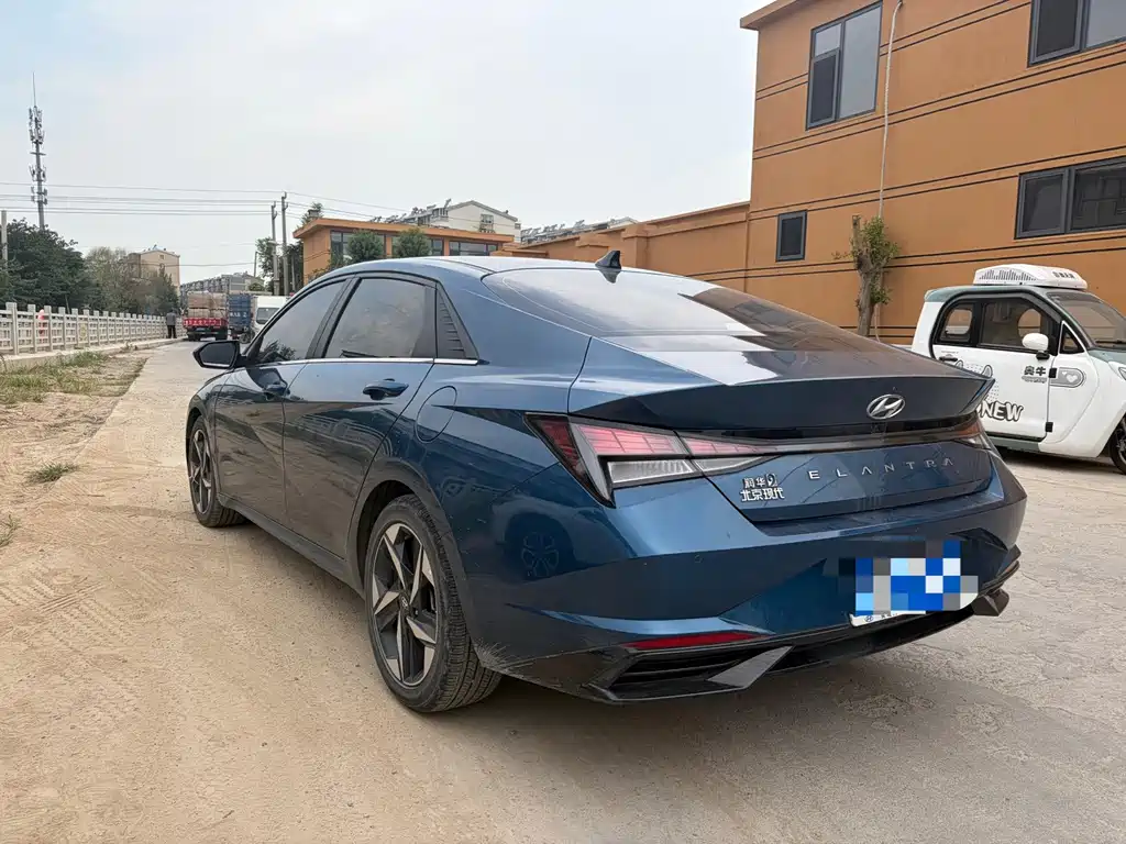 Hyundai Elantra — миниатюра 6
